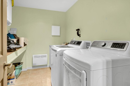 Laundry - 163 Rue Du Boisé, Saint-Colomban, QC - Indoor Photo Showing Laundry Room