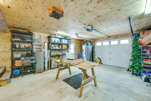 Garage - 163 Rue Du Boisé, Saint-Colomban, QC - Indoor Photo Showing Garage
