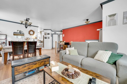 Overall view - 163 Rue Du Boisé, Saint-Colomban, QC - Indoor Photo Showing Living Room