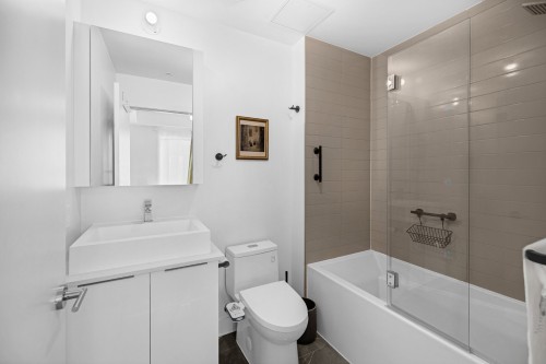 Master Bathroom - 604-2100 Boul. St-Laurent, Montréal (Ville-Marie), QC - Indoor Photo Showing Bathroom