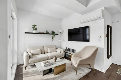 Living Room - 604-2100 Boul. St-Laurent, Montréal (Ville-Marie), QC - Indoor Photo Showing Living Room