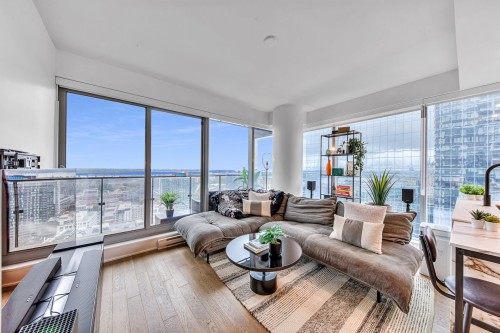 Living Room - 2807-720 Rue St-Jacques, Montréal (Ville-Marie), QC - Indoor Photo Showing Living Room
