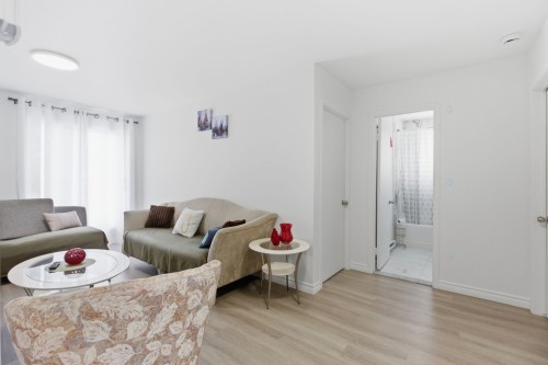 Salon - 75  - 79 5E Avenue, L'Île-Perrot, QC - Indoor Photo Showing Living Room