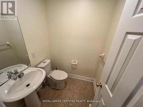 426 Orange Walk Crescent, Mississauga, ON - Indoor Photo Showing Bathroom