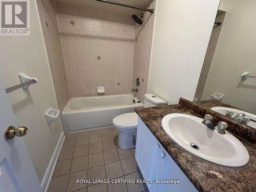 426 Orange Walk Crescent, Mississauga, ON - Indoor Photo Showing Bathroom