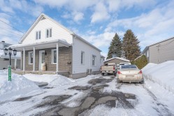 540 Rue Collins  Drummondville, QC J2C 1G9