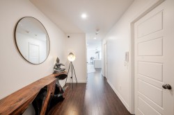 6-8260 Rue de Londres  Brossard, QC J4Y 0M3