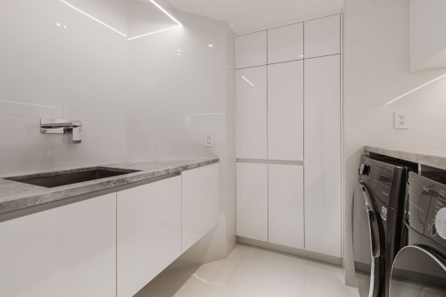 Salle de lavage - 15-A-3430 Rue Peel, Montréal (Ville-Marie), QC - Indoor Photo Showing Laundry Room