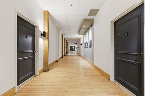 Passageway - 212-201 Rue St-Louis, Saint-Jean-Sur-Richelieu, QC - Indoor Photo Showing Other Room