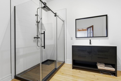Bathroom - 212-201 Rue St-Louis, Saint-Jean-Sur-Richelieu, QC - Indoor Photo Showing Bathroom