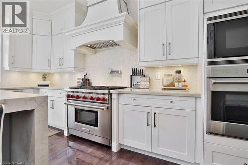 1436 Crescent Road, Mississauga, ON - Indoor Photo Showing Kitchen With Upgraded Kitchen