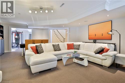 1436 Crescent Road, Mississauga, ON - Indoor Photo Showing Living Room