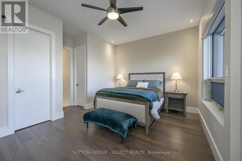 107 - 1705 Fiddlehead Place, London North (North R), ON - Indoor Photo Showing Bedroom