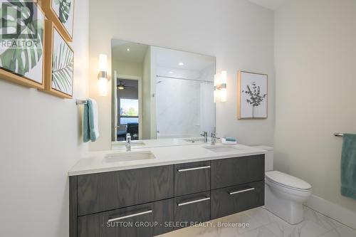 107 - 1705 Fiddlehead Place, London North (North R), ON - Indoor Photo Showing Bathroom