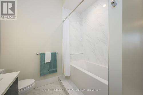 107 - 1705 Fiddlehead Place, London North (North R), ON - Indoor Photo Showing Bathroom