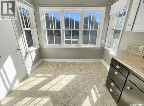 424 6Th Avenue Nw, Swift Current, SK - Indoor Photo Showing Other Room