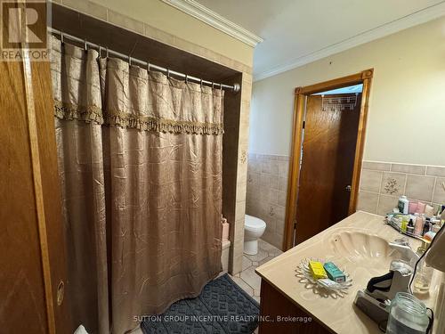 10 Celestine Court, Tiny, ON - Indoor Photo Showing Bathroom