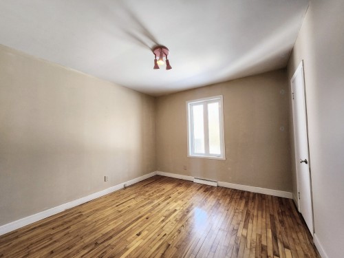 Chambre à coucher - 3555 105E Avenue, Shawinigan, QC - Indoor Photo Showing Other Room