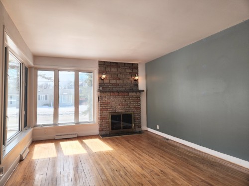 Salon - 3555 105E Avenue, Shawinigan, QC - Indoor Photo Showing Living Room With Fireplace