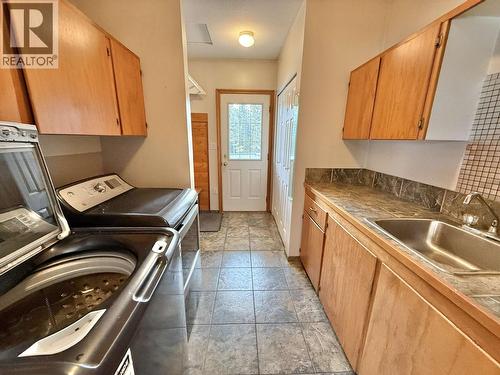 4006 Bluestone Road, Quesnel, BC - Indoor Photo Showing Laundry Room