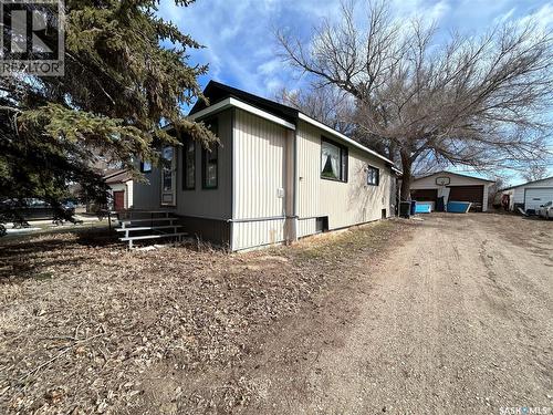 625 Maharg Avenue, Burstall, SK - Outdoor