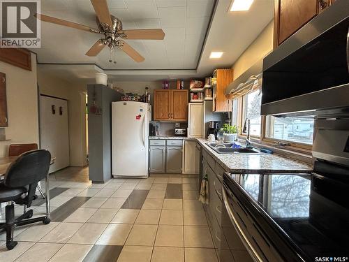 625 Maharg Avenue, Burstall, SK - Indoor Photo Showing Kitchen With Double Sink