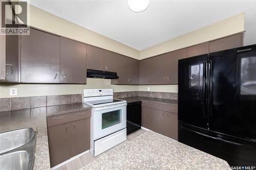 1309 Preston Avenue S, Saskatoon, SK - Indoor Photo Showing Kitchen