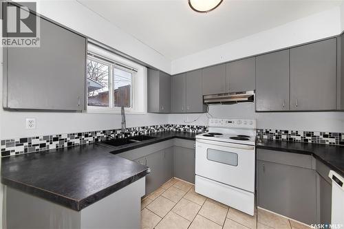 1309 Preston Avenue S, Saskatoon, SK - Indoor Photo Showing Kitchen