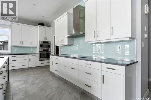 4822 Green View Crescent E, Regina, SK - Indoor Photo Showing Kitchen With Upgraded Kitchen