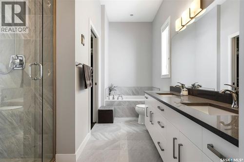 4822 Green View Crescent E, Regina, SK - Indoor Photo Showing Bathroom