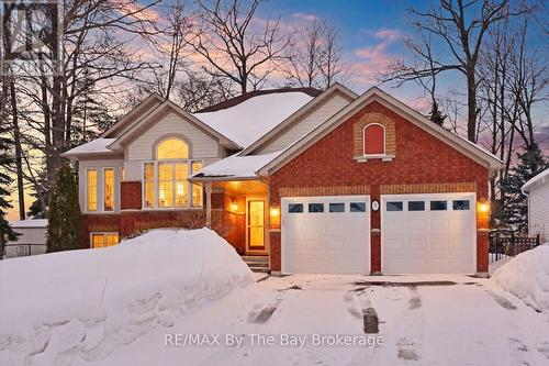 3 FOXWOOD CRESCENT  Wasaga Beach, ON L9Z 1M7