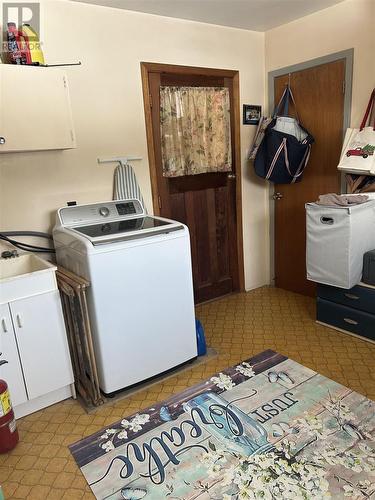 20 Warnock Rd, Iron Bridge, ON - Indoor Photo Showing Laundry Room