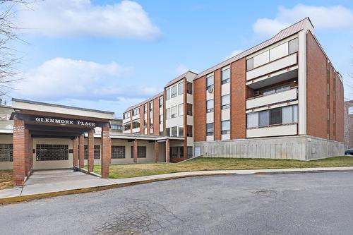 304-1490B Gordon Drive, Kelowna, BC - Outdoor