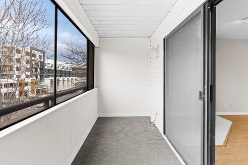 304-1490B Gordon Drive, Kelowna, BC - Indoor Photo Showing Other Room