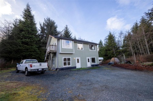 805 Lanqvist Rd, Hyde Creek, BC 