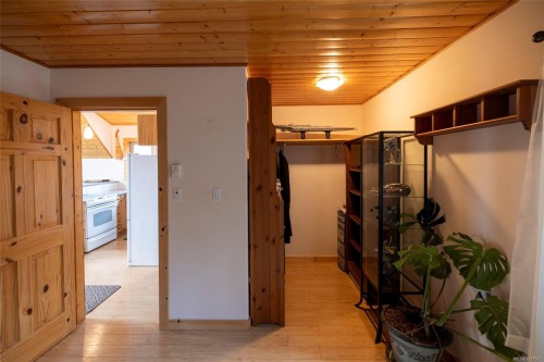 805 Lanqvist Rd, Hyde Creek, BC 