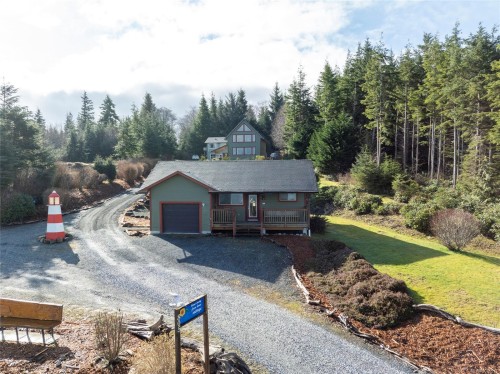 805 Lanqvist Rd, Hyde Creek, BC 