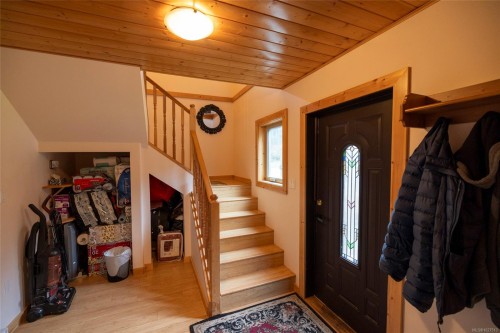805 Lanqvist Rd, Hyde Creek, BC 
