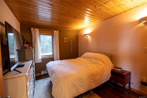 805 Lanqvist Rd, Hyde Creek, BC 