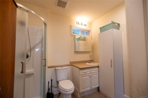 805 Lanqvist Rd, Hyde Creek, BC 