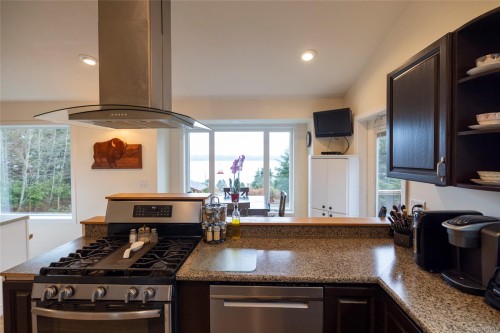 805 Lanqvist Rd, Hyde Creek, BC 