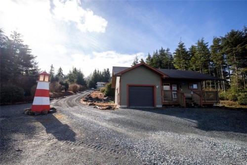 805 Lanqvist Rd, Hyde Creek, BC 