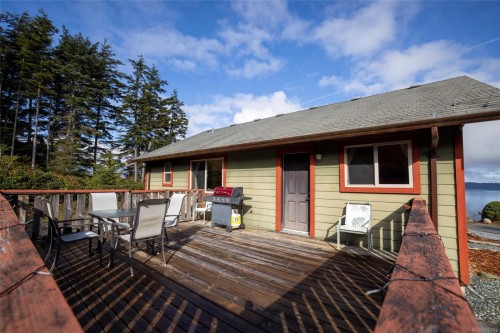805 Lanqvist Rd, Hyde Creek, BC 