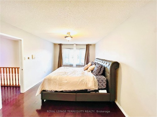 531 Loretta Court, Mississauga, ON - Indoor Photo Showing Bedroom