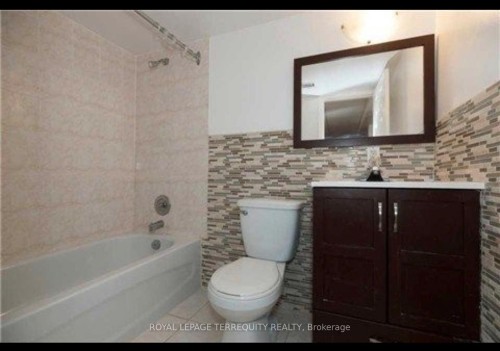 531 Loretta Court, Mississauga, ON - Indoor Photo Showing Bathroom
