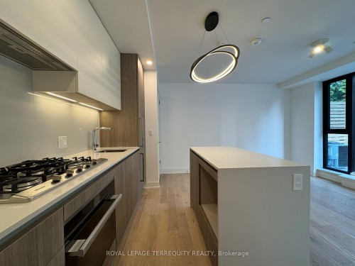 103-200 Keewatin Avenue, Toronto, ON - Indoor Photo Showing Kitchen With Upgraded Kitchen