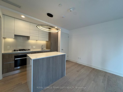 103-200 Keewatin Avenue, Toronto, ON - Indoor Photo Showing Kitchen