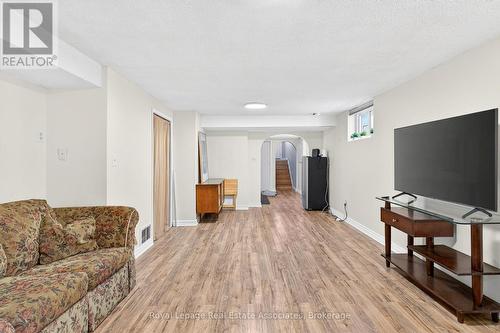 503 Stone Church Road W, Hamilton, ON - Indoor