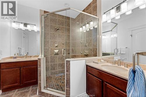 1225 Riverside Drive Unit# 404, Windsor, ON - Indoor Photo Showing Bathroom