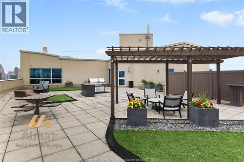 1225 Riverside Drive Unit# 404, Windsor, ON - Outdoor